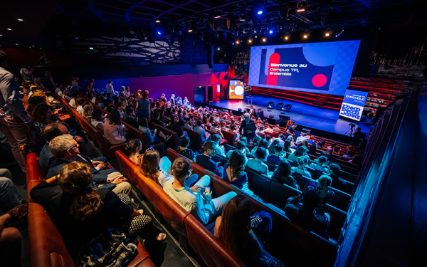 TF1
