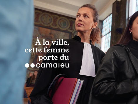 A la ville, cette femme porte du Camaieu - Avocate
