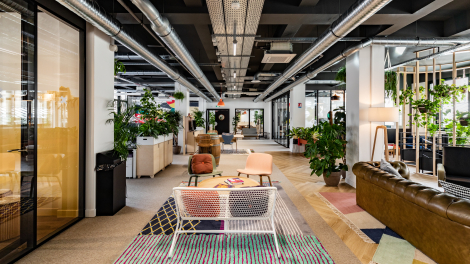 Pixelis en interne – « Centvingtsept by pixelis, locaux de l’agence et lieu créatif au service de la transformation des marques »