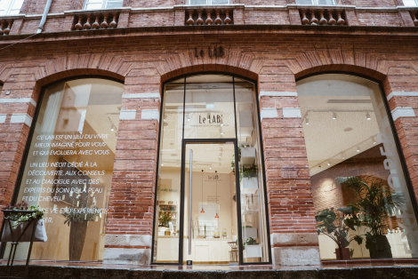 Saguez & Partners et Bleu 360 pour Pierre Fabre – « Ouverture du concept-store Le LAB »