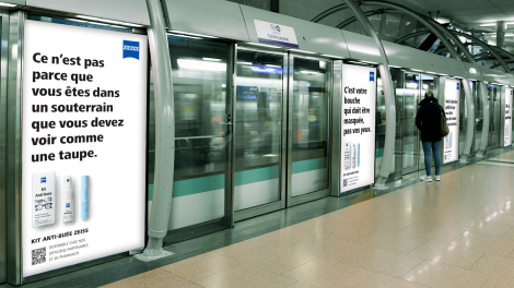 Dentsu et Dentsu Creative pour Zeiss Vision Care – « Les Affiches anti-buée »