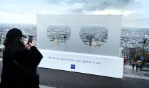 Gyro pour Zeiss – « Foggy Billboard »
