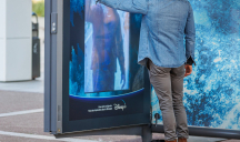 Agence Trafic / Trafic d’Image pour Disney+ – « Disney+ DOOH Bot – Parallèles »